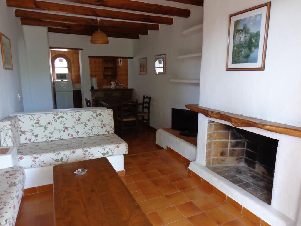 Apartamentos Los Pinares Benet Santa Eulària des Riu Εξωτερικό φωτογραφία