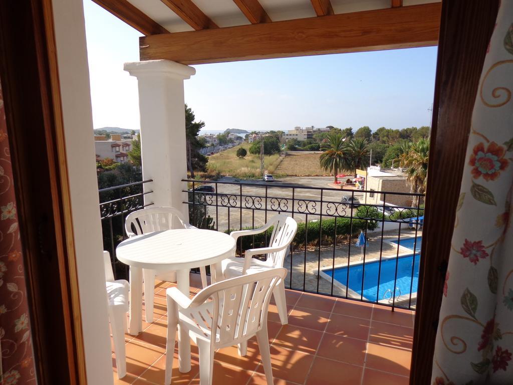 Apartamentos Los Pinares Benet Santa Eulària des Riu Δωμάτιο φωτογραφία
